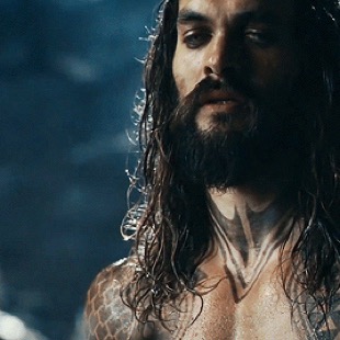 Aquaman_Momoa_45.gif